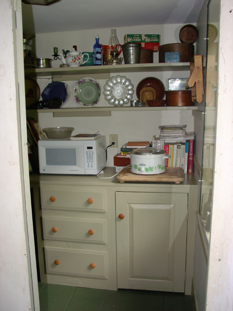 little house pantry.JPG